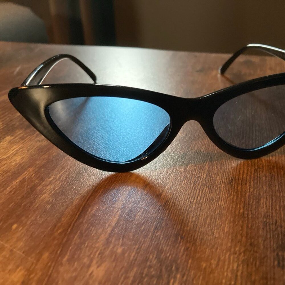 NWOT Unbranded Women's Black Cat Eye Sunglasses with Blue Lenses